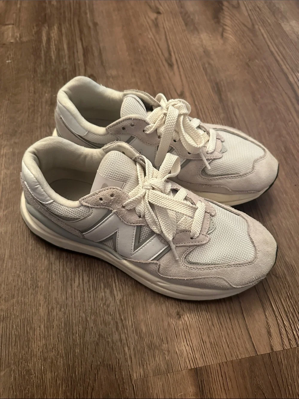 New Balance Cream White Low-Top Sneakers